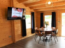 Inviting 3-Bedroom Lodge in Ashton Under Hill, loma-asunto kohteessa Evesham