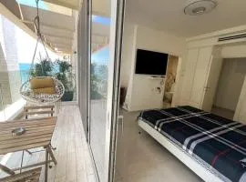luxury boutique apartment 2BR With balcony on the sea