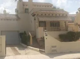 Casa Orihuela Costa con parking privado y piscina