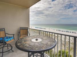 Fort Walton Beach Rental with Pool and Hot Tub Access, ξενοδοχείο σε Fort Walton Beach