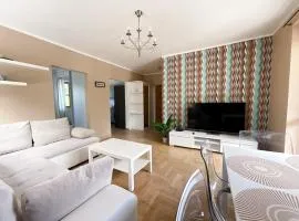 Trzy Strony Świata - Wczasowa 1A by Zilla