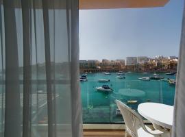 Marbella Holiday Apartments - Seafront - Wifi, hotell i Marsaskala