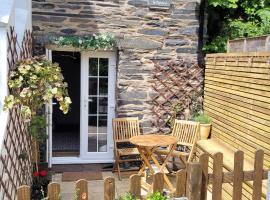 Ty Golchi - Cosy traditional cottage in Corris, hotel in Corris