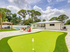 Vero Beach Vacation Rental Pool and Putting Green!, hotel in Vero Beach