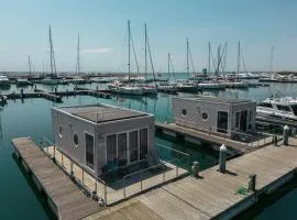 Marina del Gargano Houseboat