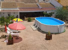 Casa rural la casa del Conde, hotel dengan kolam renang di Puebla de la Parrilla