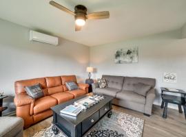 Natrona Heights Vacation Rental with Furnished Deck!, hotel with parking in Natrona Heights