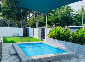 NS Vacation Home Muar with Kids Friendly Pool、ムアルのコテージ