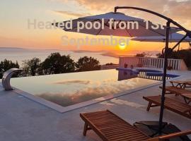 Sea view Luxury Hotel Villa Conte with private swiming pool and romantic SPA, hotell i Podstrana