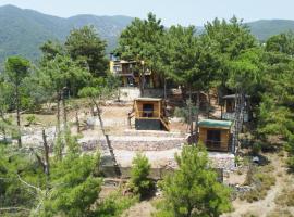 Sarı Konak Butik Otel, family hotel in Gure