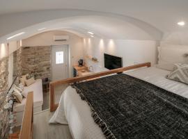 "Voras Luxury Cave Loft", luxury hotel in Naxos Chora