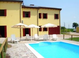 Cozy Holiday Home in Ariano nel Polesine with Swimming Pool, feriehus i Il Piano