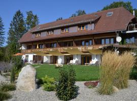 Large Apartment in Urberg in the black forest โรงแรมในUrberg