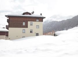 Modern Holiday Home in Livigno Italy near Ski Area, hotel di Livigno