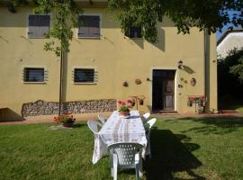Lovely Holiday Home in Monte Colombo on Farm, holiday home sa Monte Colombo