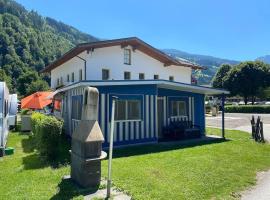 ***** Camping Aufenfeld - Sonnenglückhütte, glamping site in Aschau