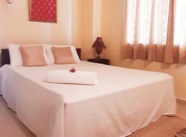 Classy One Bedroom Apartment in Col Good Location, hotel en Wellawatta