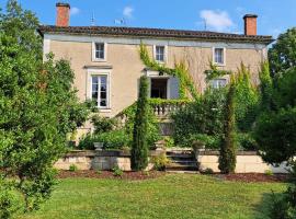 NAMASTE COTTAGE, tradicionalna kućica u gradu 'Issigeac'