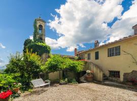 Cosy Farmhouse in Bacchereto with Swimming Pool, vila v destinaci Carmignano