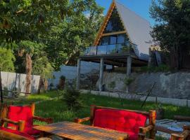 Sun House, hytte i Batumi