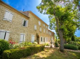 Gîte - Holiday Home Vent Tramontane, hotel con estacionamiento en Limoux