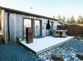 Boutique Chalet in B llingen Near Lake, hotell i Wirtzfeld