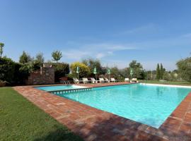 Modern Holiday Home in Foiano della Chiana with Pool โรงแรมในโฟยาโน เดลเล เคียนา