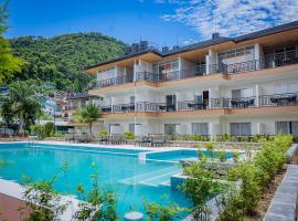 Majestic Lake Front Hotel & Suites: Pokhara şehrinde bir otel