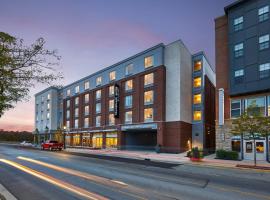 TownePlace Suites by Marriott Columbus North - OSU，哥倫布Ohio Craft Museum附近的飯店