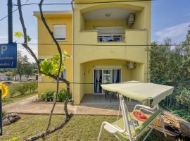 Villa Rondine Apartments - Happy Rentals, hotel in Novigrad Istria