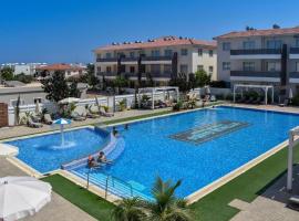 STAY Mediterranean Waves Apartment: Paralimni şehrinde bir otoparklı otel