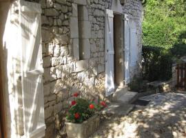 Cottage entre Sarlat et Rocamadour: Peyrillac-et-Millac şehrinde bir otel