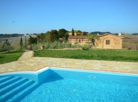Cosy agriturismo in Toscana with outdoor swimming pool, hotel in Peccioli