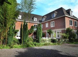 Comfortable Mansion in Doomkerke near Forest, hotel v mestu Ruiselede