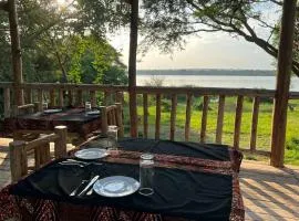Murchison Giraffe Camp