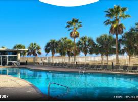 Stunning Oceanfront Condo with Resort Amenities condo, hotel i Orange Beach
