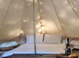 Megic Garden Bell Tent, camping de luxe à Vama Veche