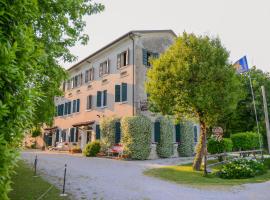 Casa Cervade, hotel com estacionamento em Palazzo Del Maino