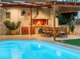 Villa Maria with heated pool, next to the beach