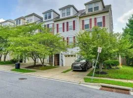 Owings Mills Townhouse 8 Mi to Liberty Reservoir!