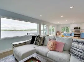 Nisswa Lake Getaway with Hot Tub and Kayaks!
