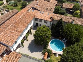 Corte Martinola bed&breakfast in Franciacorta, hotel v destinaci Ome