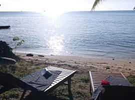 RAIATEA - The BEACH HOUSE - plage sur le lagon !、Tevaitoaのホテル