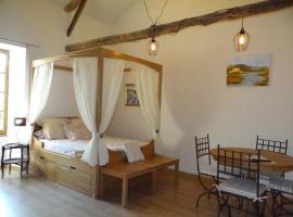 L'Oratori : chambre l'Authentique, B&B i Sérignac