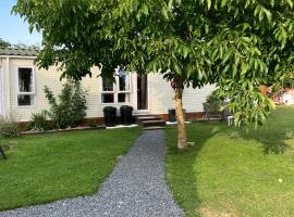 Petite maison dans la nature, villa in Préveranges