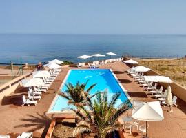 Terrazza sul Mare, hotel Castelsardóban