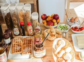 Cinnamon Sally Backpackers Hostel, hotel di Rīga