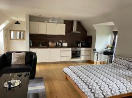 Self Contained Studio Rumbling Bridge, apartemen di Kinross