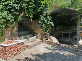 Mery's food corner & hotel, hotel v destinaci Yeghegnadzor