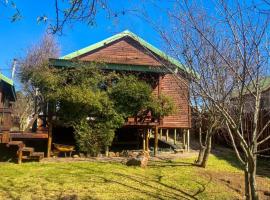 Cinnamon & Sage Country Cabins, casa per le vacanze a Dullstroom